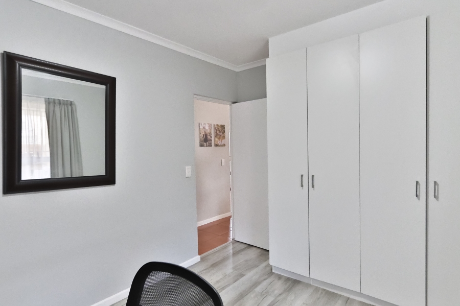 To Let 3 Bedroom Property for Rent in Somerset Ridge Western Cape